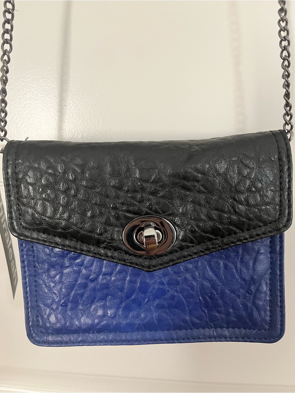 Shiraleah blue/black vegan leather-wallet bag with removable gunmetal chain